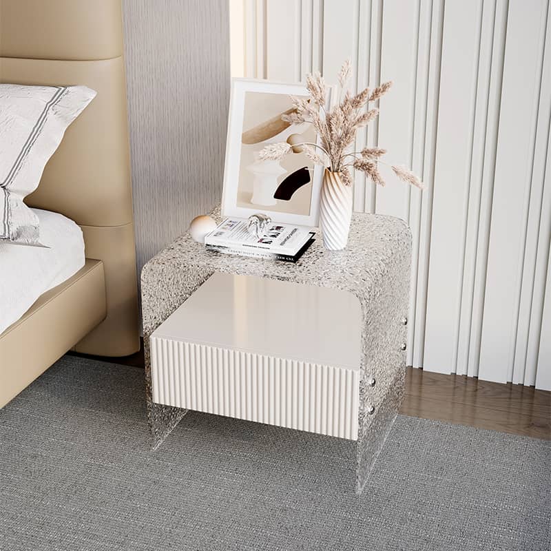 Merida Fluted Table