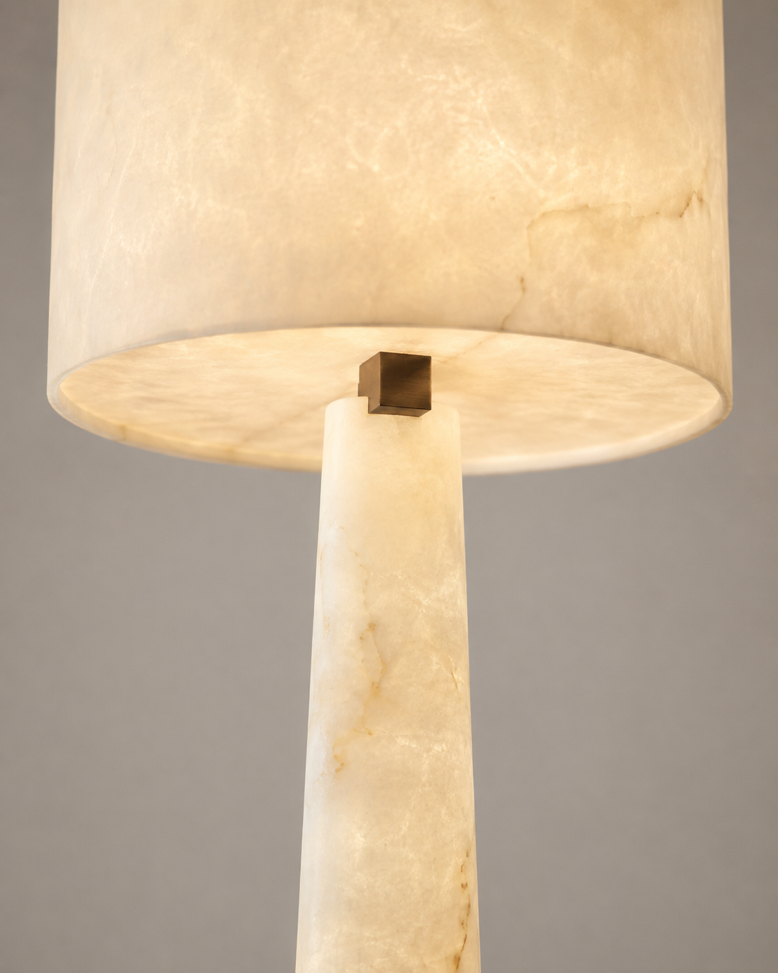 Iseult Lamp